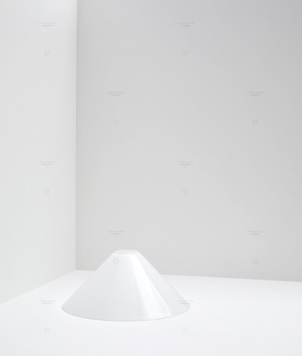 Verrerie conique à suspendre en opaline, sans col, grand modèle