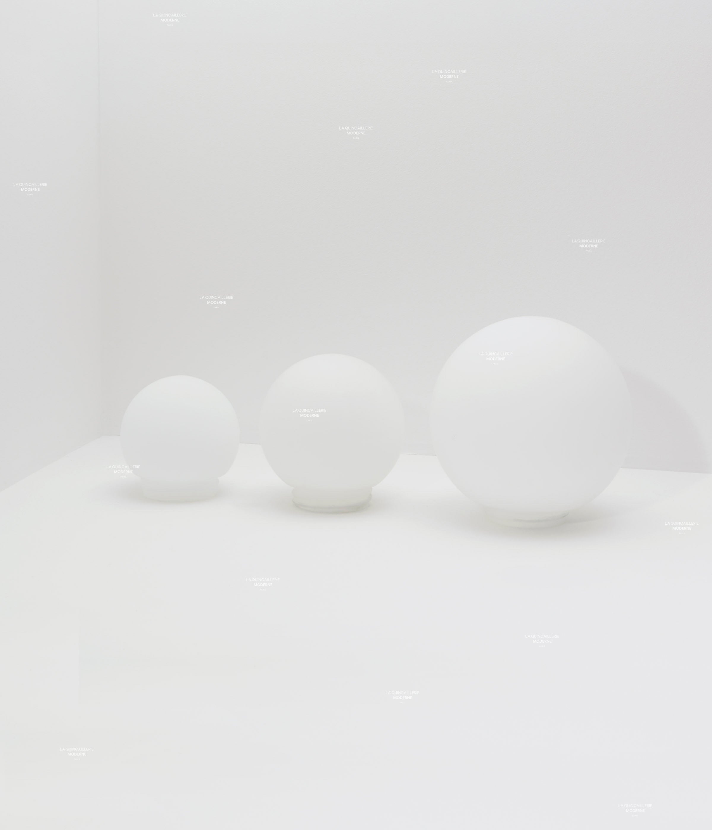 La Quincaillerie moderne - verreries à visser en opaline mate - ø 12 cm - ø 15 cm - ø 20 cm