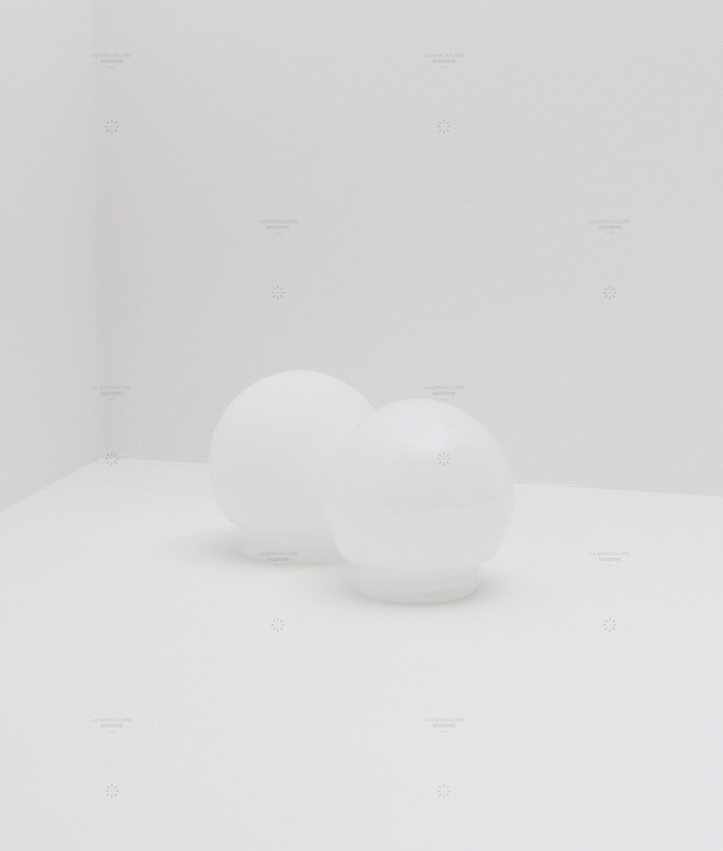 La Quincaillerie moderne - verreries à visser très petit modèle en opaline, finition mate ou satinée - ø 12 cm