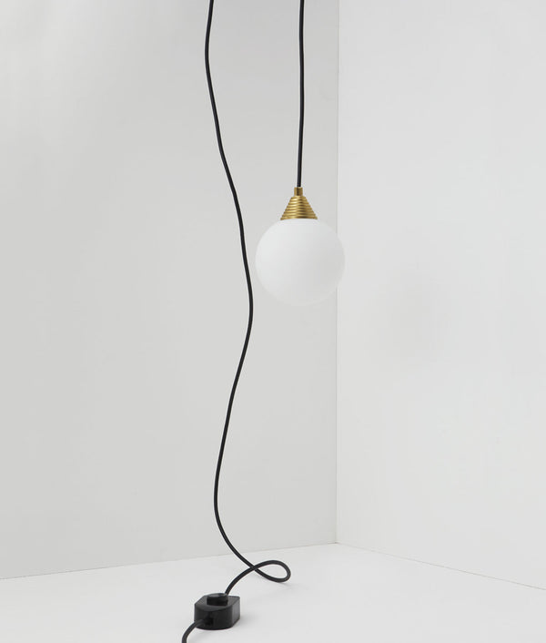 Baladeuse "Babel", petite verrerie boule en opaline, la Quincaillerie moderne