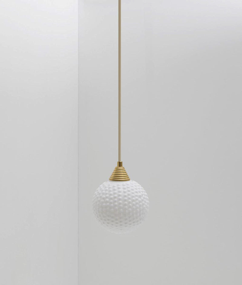 Suspension "Babel", verrerie boule bullée en opaline, la Quincaillerie moderne