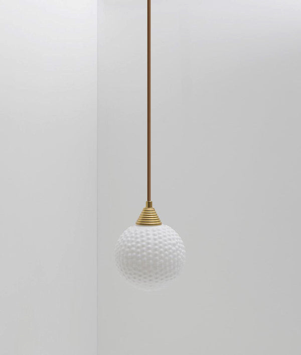 Suspension "Babel", verrerie boule bullée en opaline, la Quincaillerie moderne
