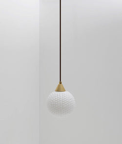 Suspension "Babel", verrerie boule bullée en opaline, la Quincaillerie moderne