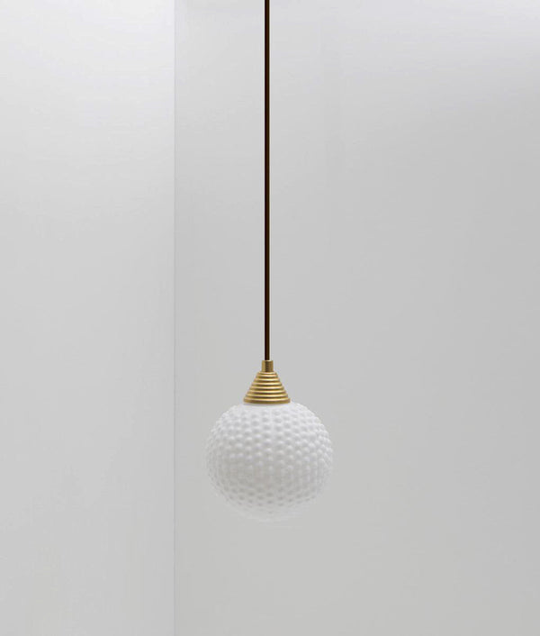 Suspension "Babel", verrerie boule bullée en opaline, la Quincaillerie moderne