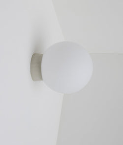 Applique en porcelaine industrielle "Grège" globe mate, grand modèle