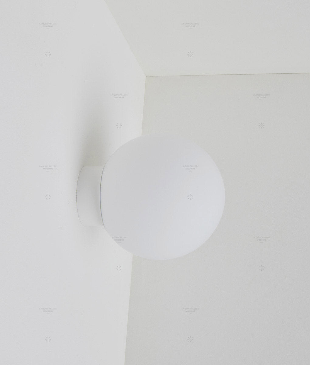 La Quincaillerie moderne - Applique / plafonnier "Bauhaus", blanc opaline blanche