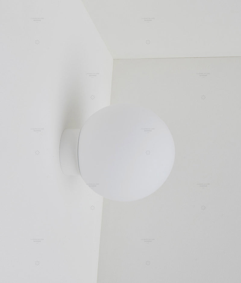 La Quincaillerie moderne - Applique / plafonnier "Bauhaus", blanc opaline blanche