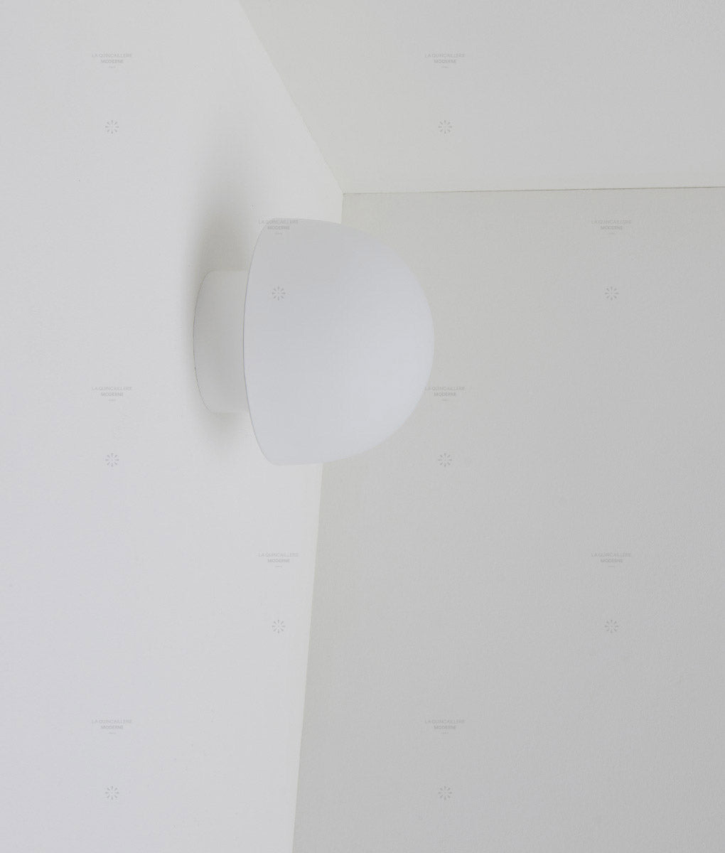 La Quincaillerie moderne - Applique / plafonnier "Bauhaus", blanc opaline blanche
