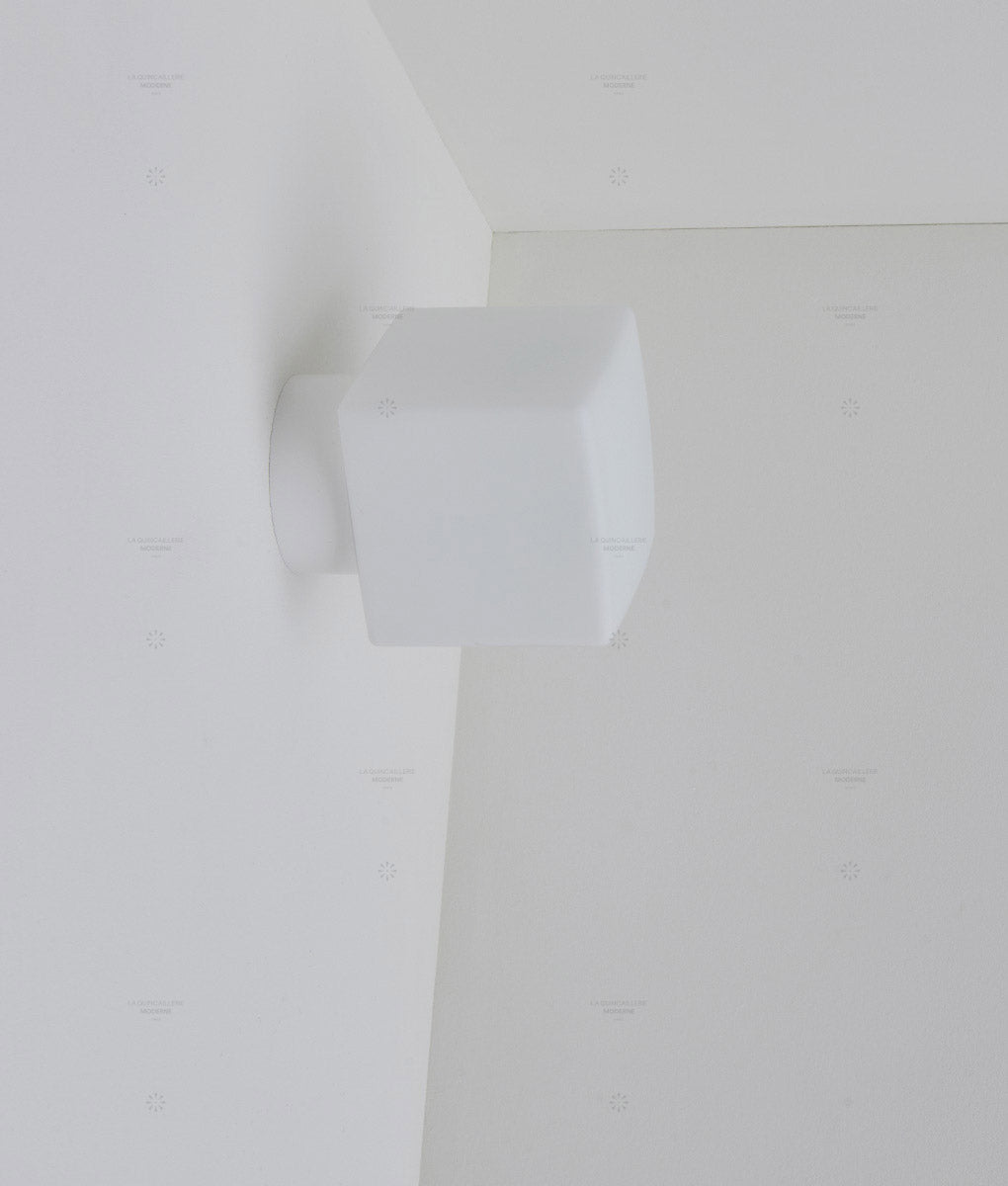 La Quincaillerie moderne - Applique / plafonnier "Bauhaus", blanc opaline blanche