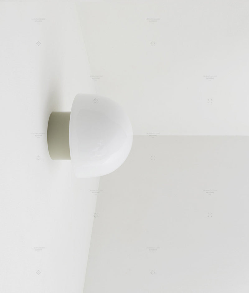 La Quincaillerie moderne - Applique / plafonnier "Bauhaus", gris perle opaline blanche