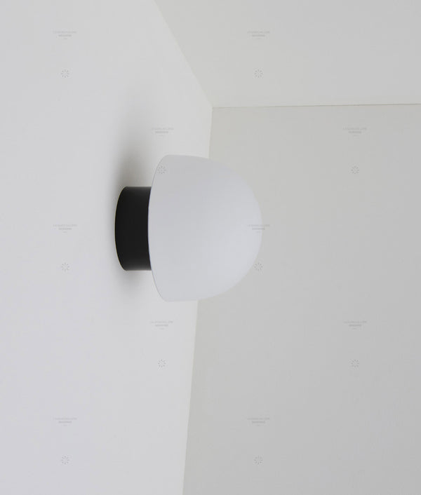 La Quincaillerie moderne - Applique / plafonnier "Bauhaus", noir opaline blanche