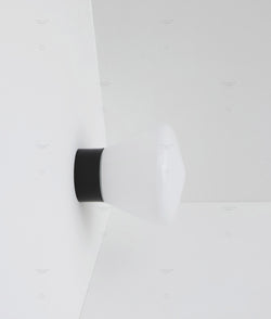 Applique "Bauhaus" droite, verrerie opaline pointe 