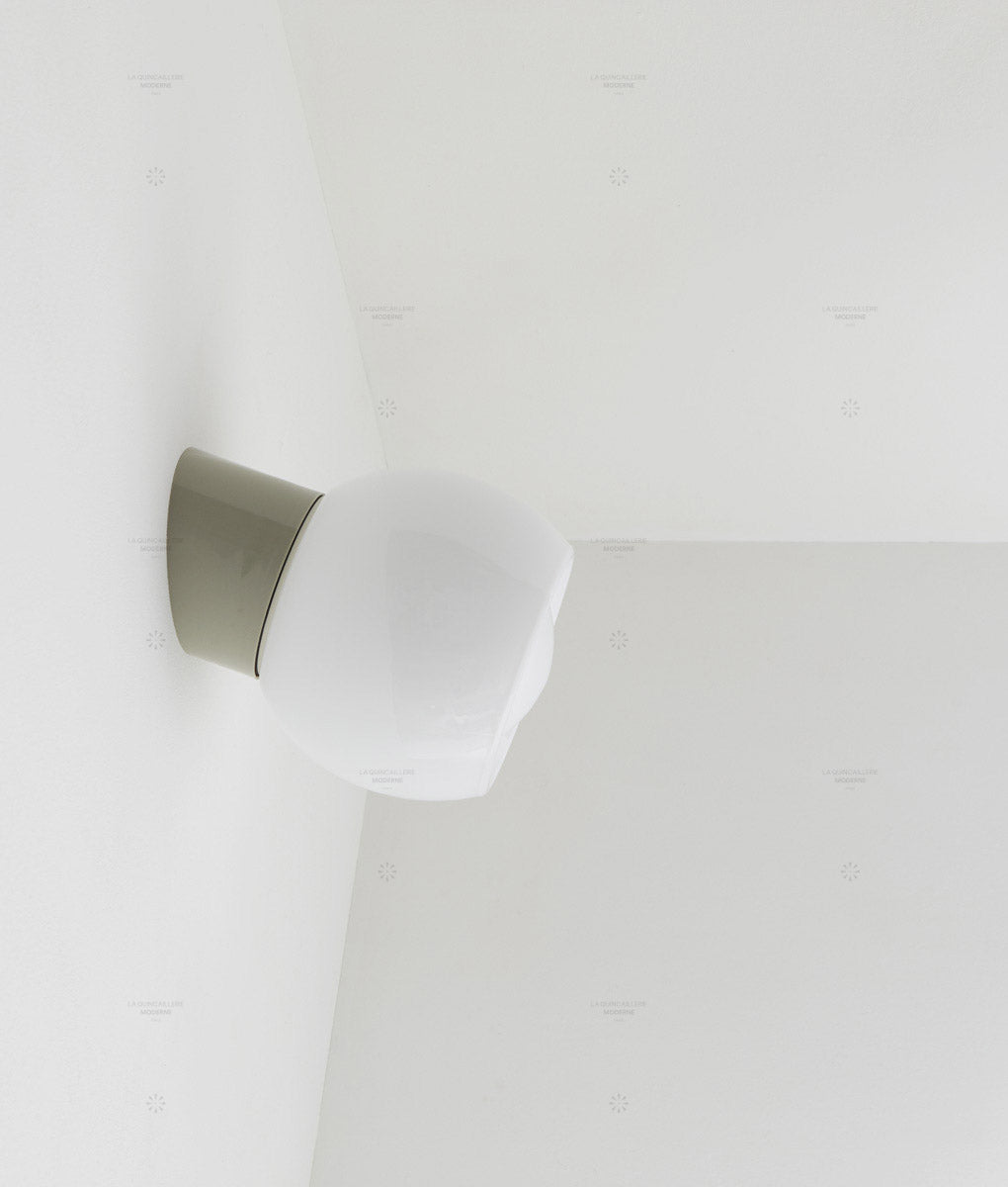 La Quincaillerie moderne - Applique / plafonnier "Bauhaus", gris perle opaline blanche