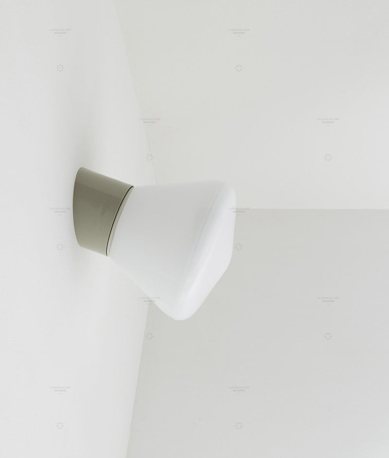 La Quincaillerie moderne - Applique / plafonnier "Bauhaus", gris perle opaline blanche