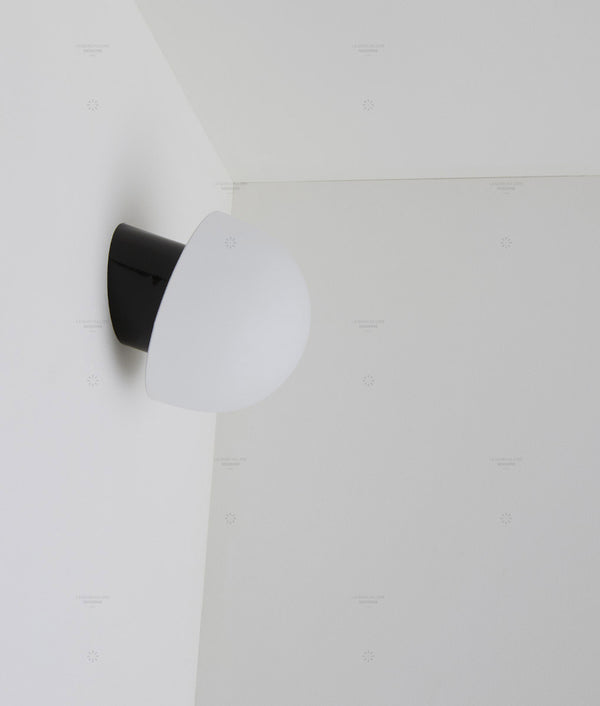 La Quincaillerie moderne - Applique / plafonnier "Bauhaus", noir opaline blanche
