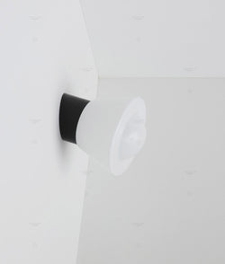 Applique "Bauhaus" inclinée, verrerie opaline toque 