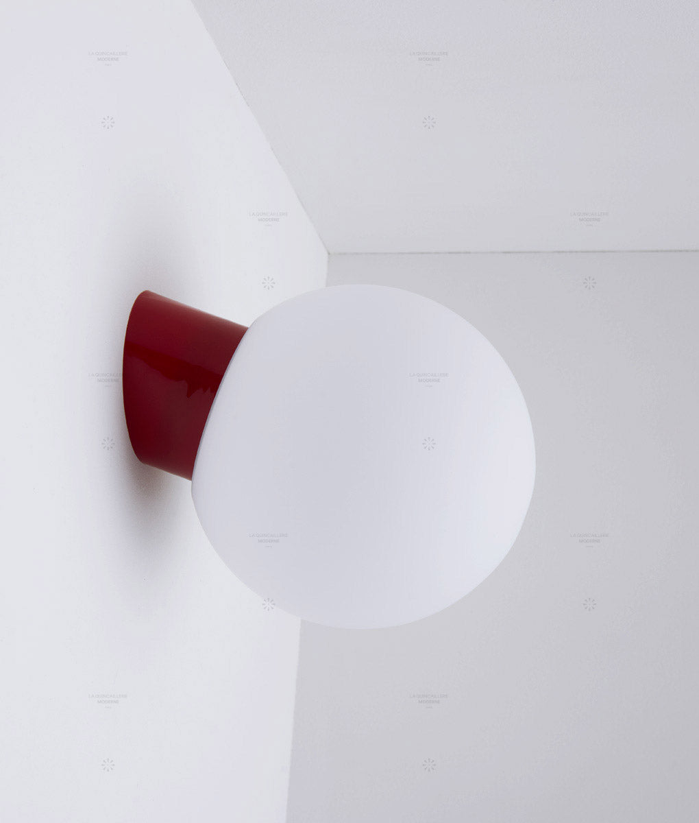 La Quincaillerie moderne - Applique / plafonnier "Bauhaus", rouge coquelicot opaline blanche mate