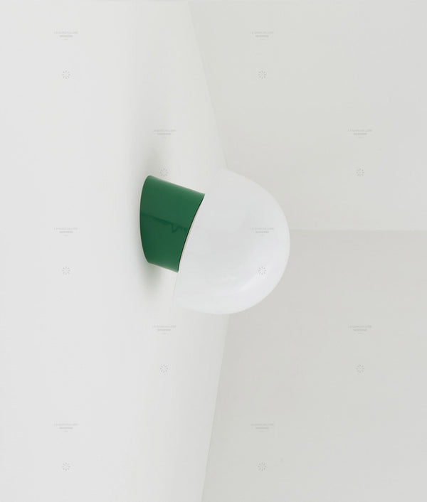 La Quincaillerie moderne - Applique / plafonnier "Bauhaus", vert prairie opaline blanche