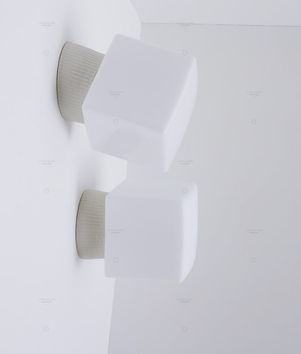 La Quincaillerie moderne - Appliques "Grège" porcelaine, verrerie opaline