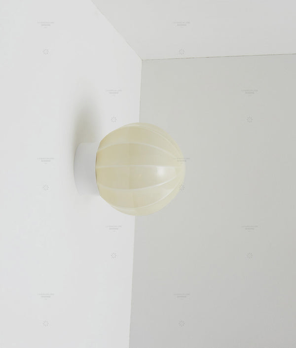 La Quincaillerie moderne - Applique "Movida" droite, blanc opaline crème