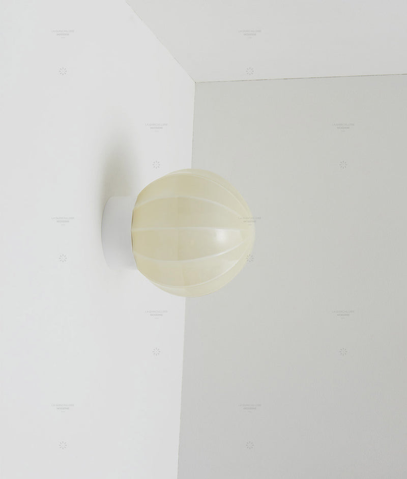 La Quincaillerie moderne - Applique "Movida" droite, blanc opaline crème