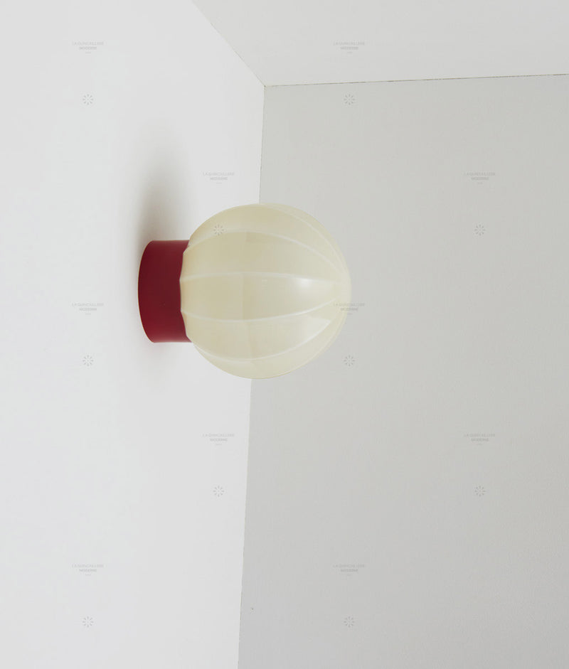 La Quincaillerie moderne - Applique "Movida" droite, rouge coquelicot opaline crème