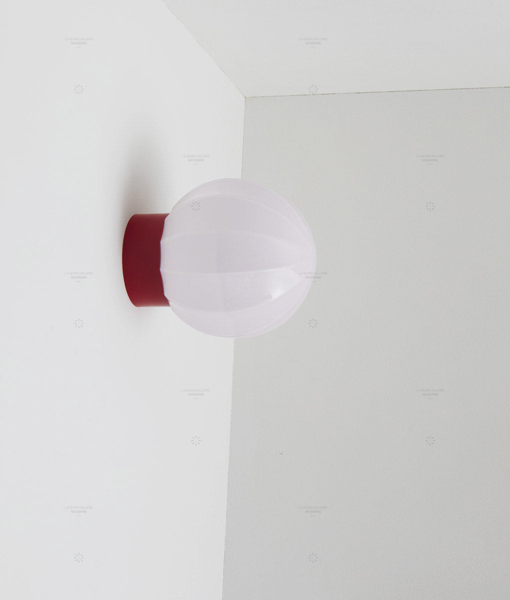 La Quincaillerie moderne - Applique "Movida" droite, rouge coquelicot opaline rose très pâle