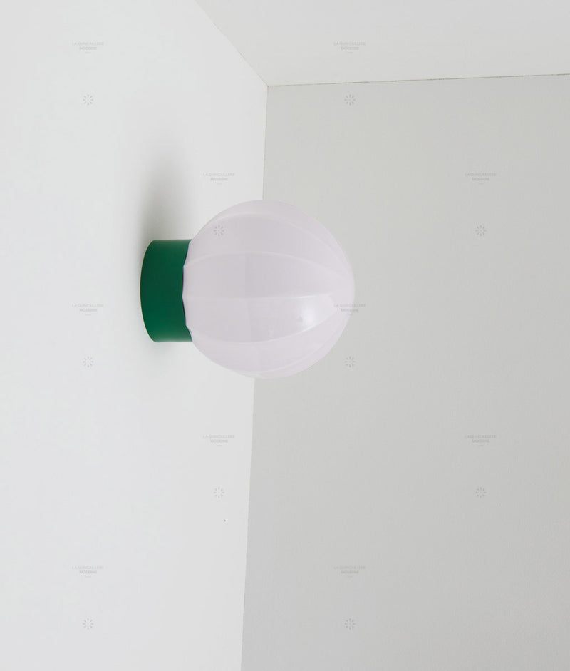 La Quincaillerie moderne - Applique "Movida" droite, vert prairie opaline rose très pâle