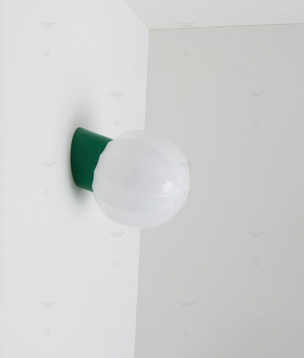 La Quincaillerie moderne - Applique "Movida" droite, blanc opaline blanche