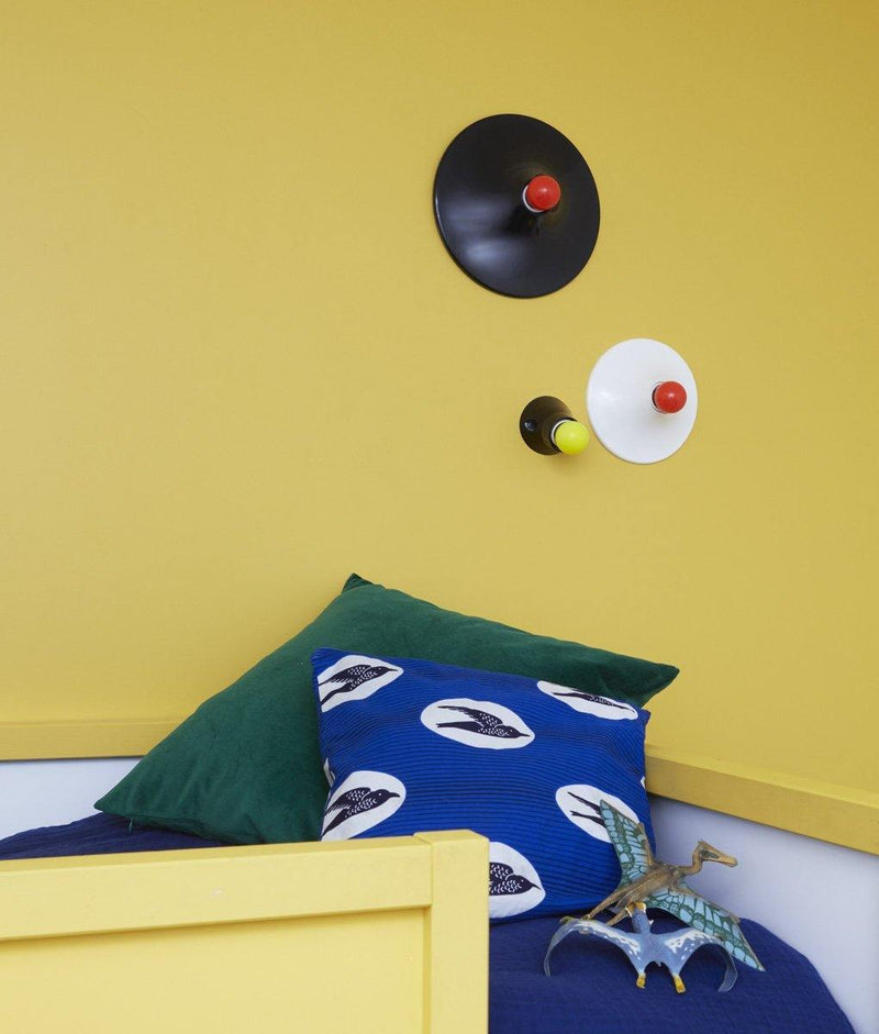 Appliques disque "Punto" blanche avec ampoule colorée, chambre d'enfants
