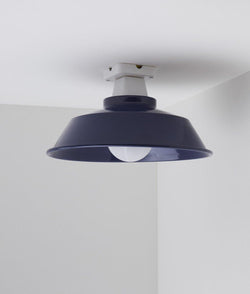 Plafonnier "Atelier", bleu outremer, grand modèle en métal émaillé