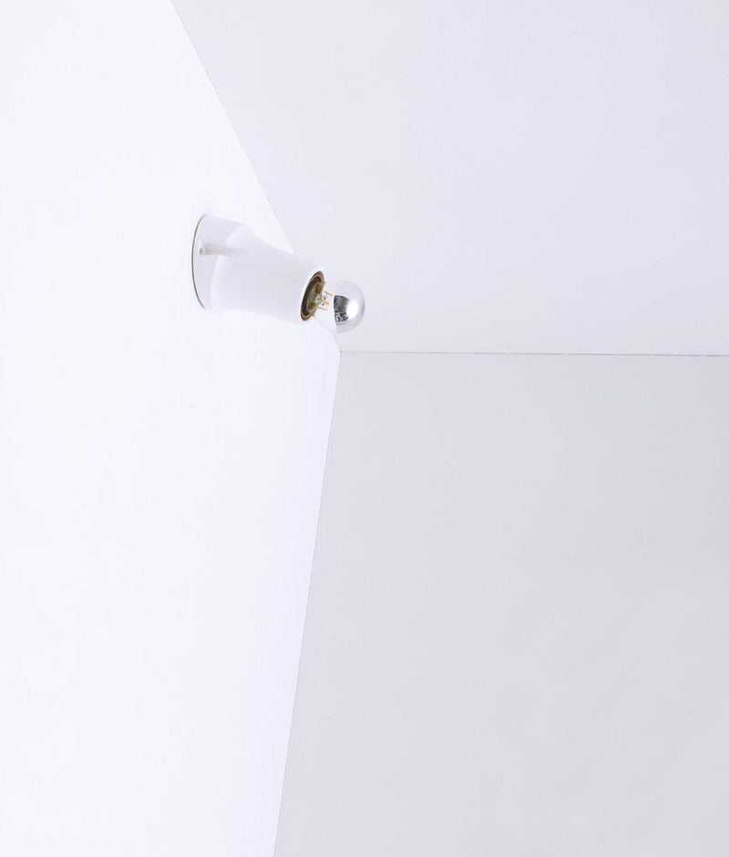Porte ampoule inclinée en porcelaine blanche