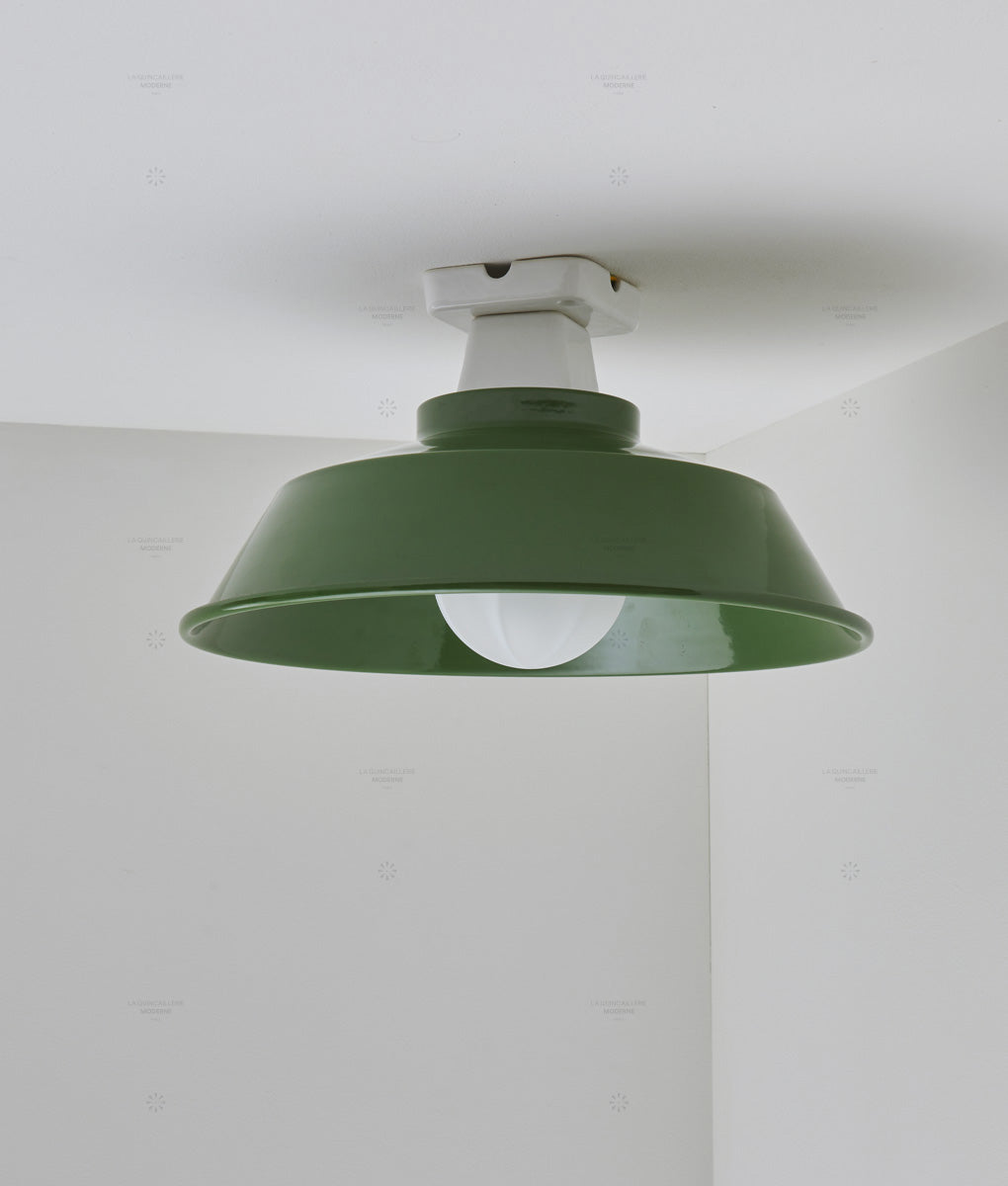 Plafonnier "Atelier", vert profond, grand modèle en métal émaillé