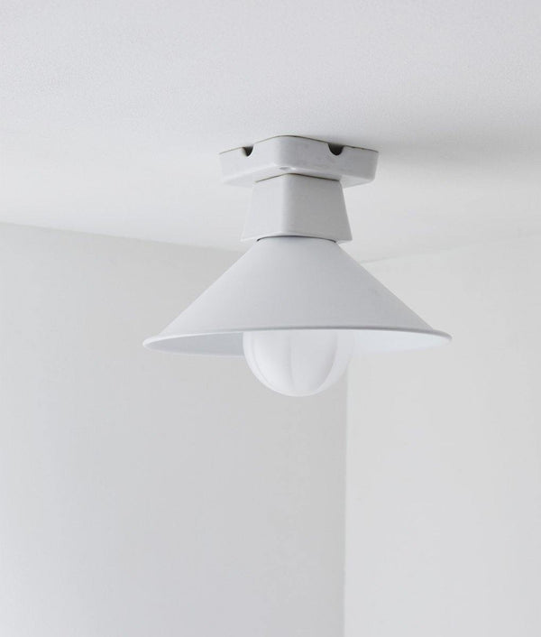 Plafonnier "Atelier", blanc mat, modèle conique en métal peint