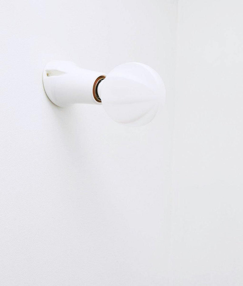 Porte ampoule inclinée en porcelaine blanche