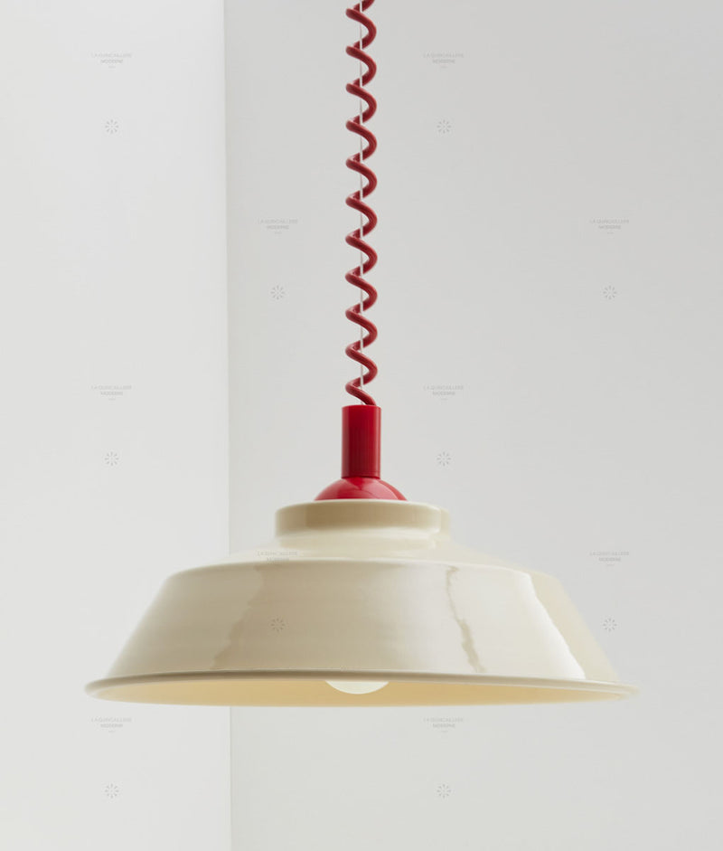 Suspension monte et baisse "Après-midi", câble rouge coquelicot, abat-jour en métal émaillé