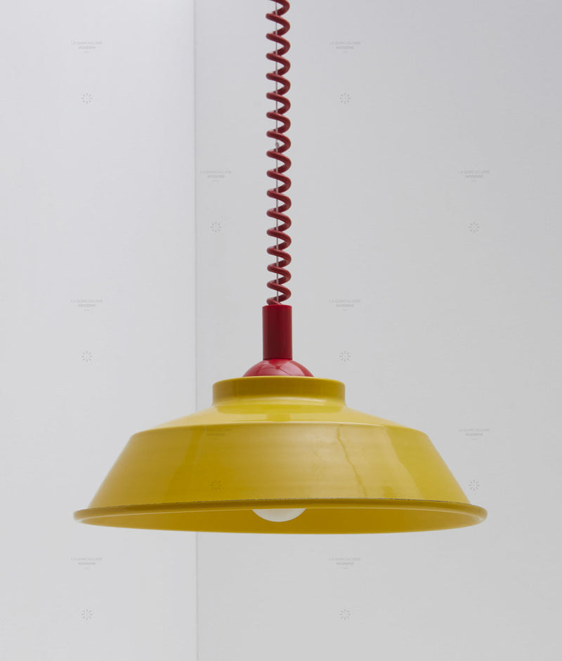 Suspension monte et baisse "Après-midi", câble rouge coquelicot, abat-jour en métal émaillé