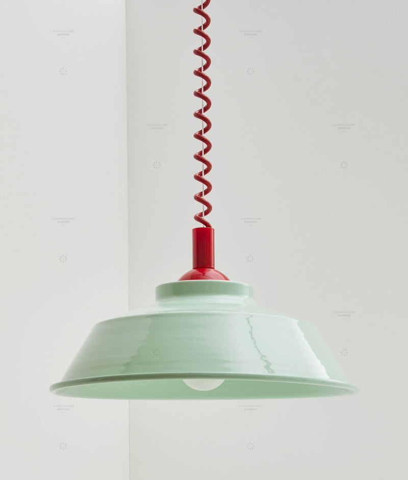 Suspension monte et baisse "Après-midi", câble rouge coquelicot, abat-jour en métal émaillé