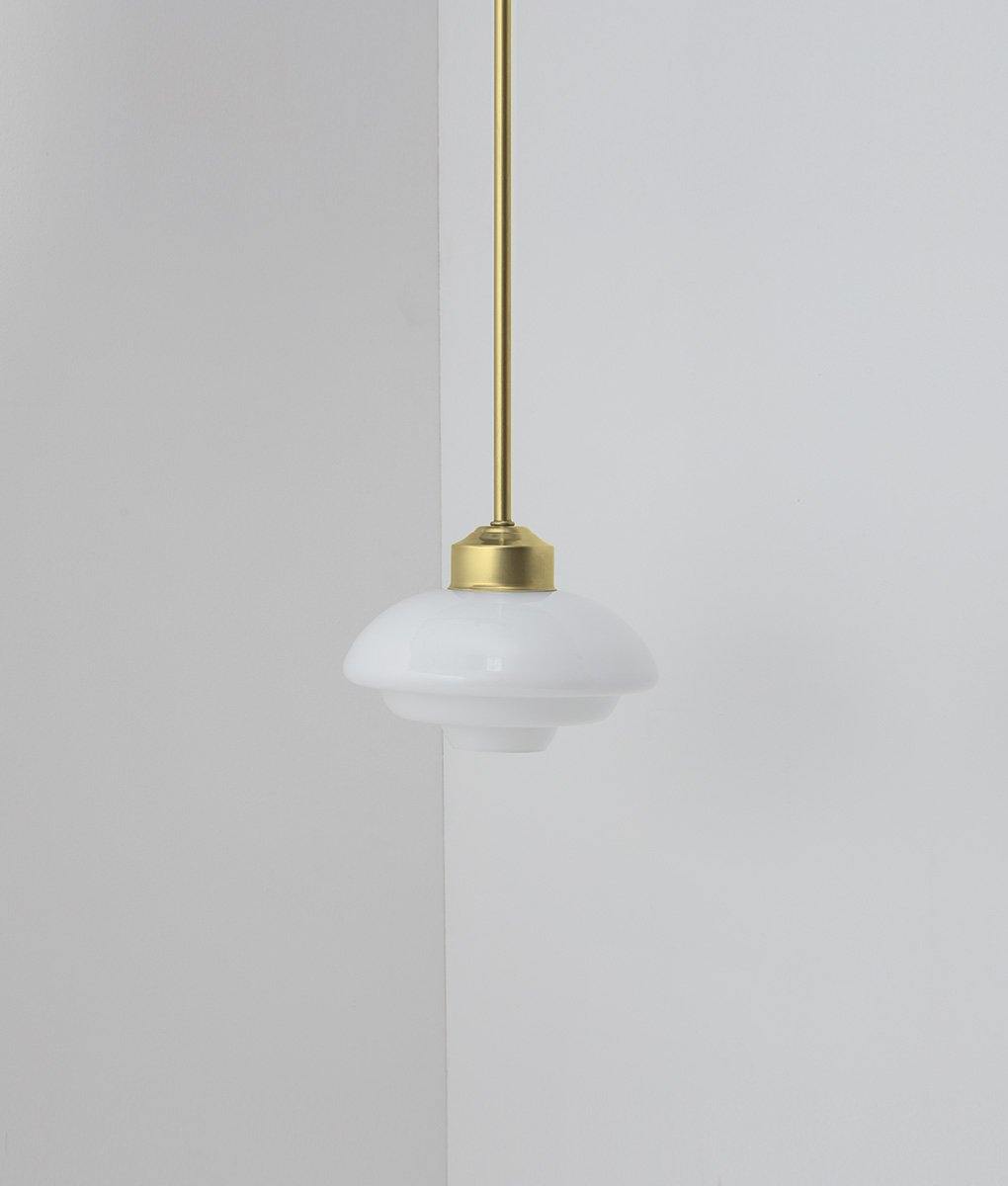 Suspension "Bistro" laiton, verrerie opaline "artichaut", modèle moyen, éteinte