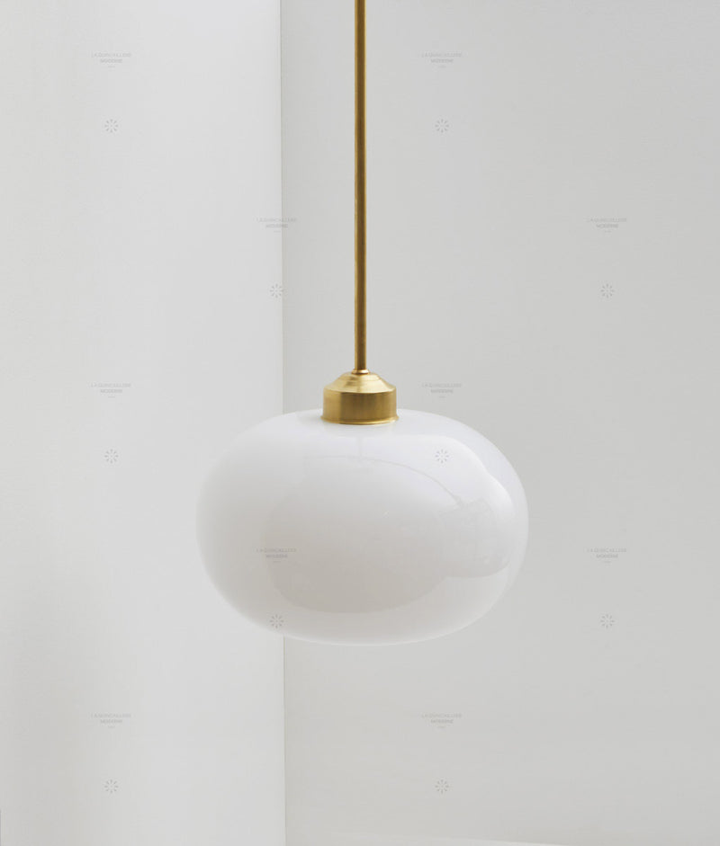 Suspension "Bistro" laiton, verrerie "nuage" satinée, modèle moyen