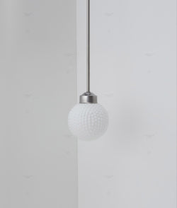 Suspension "Bistro", verrerie opaline boule bullée, modèle court, 30cm