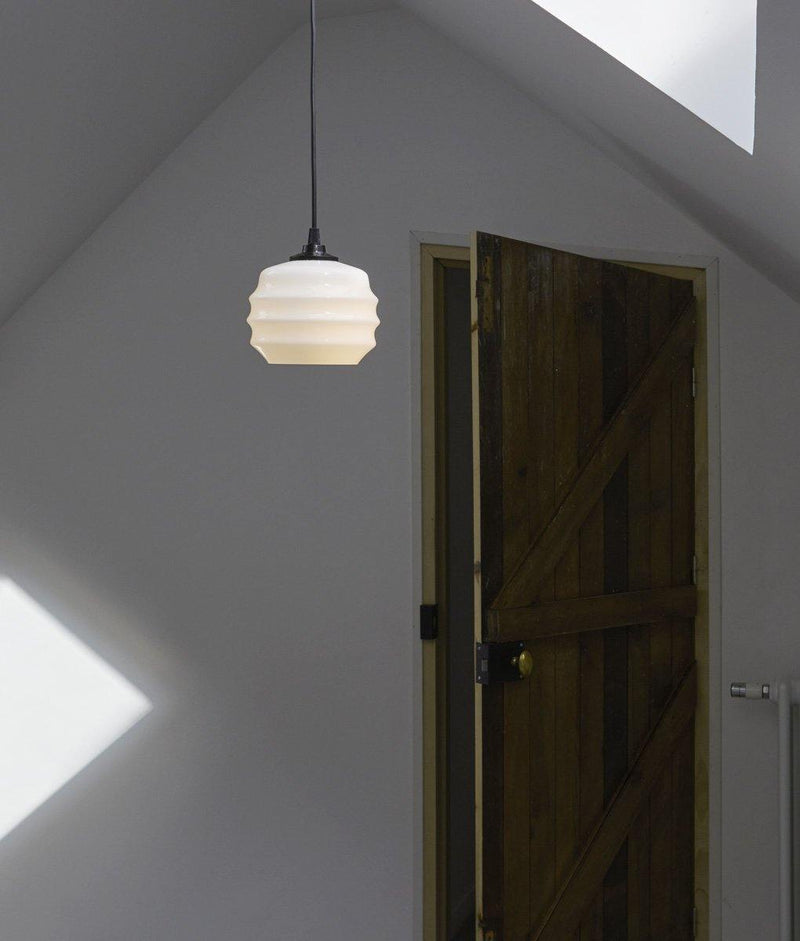 Suspension "Plissé" courte en opaline blanche