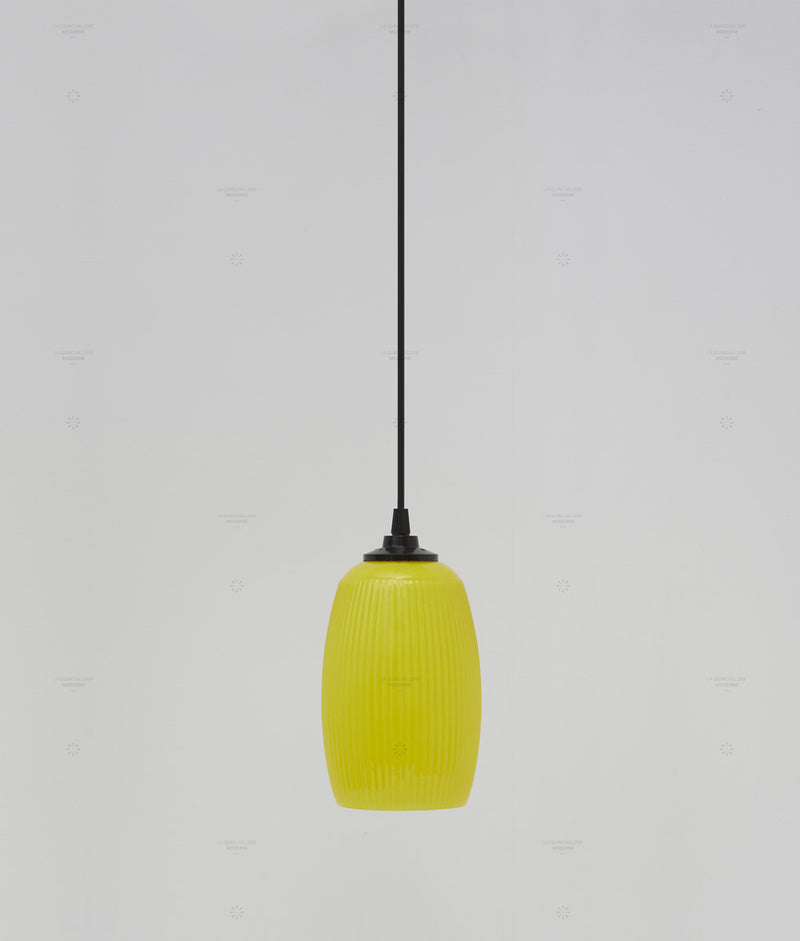 Suspension "Plissé" longue en opaline jaune