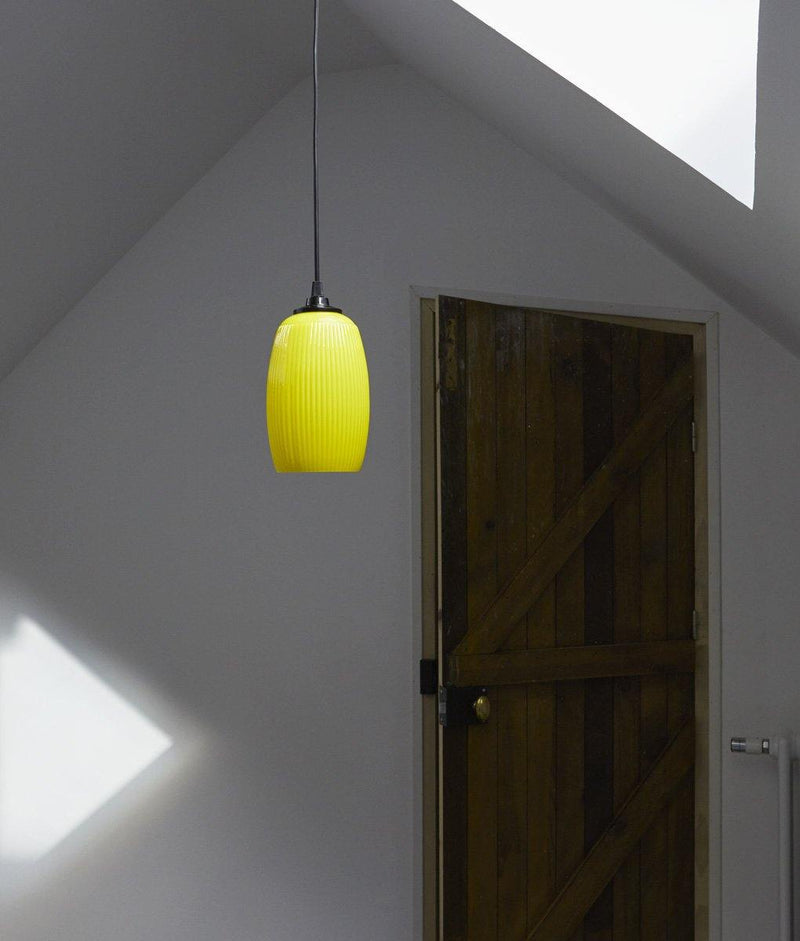 Suspension "Plissé" longue en opaline jaune