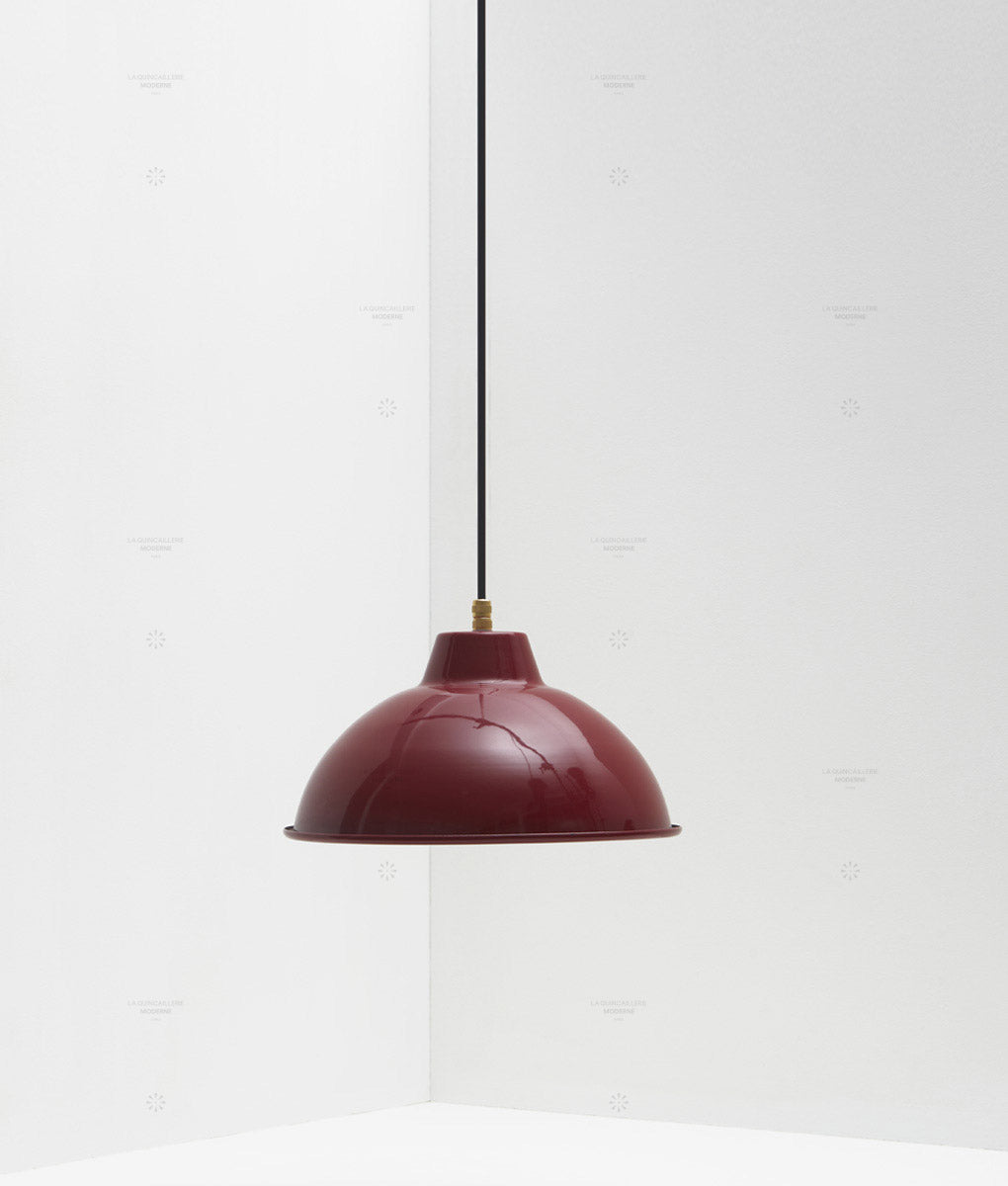 Suspension "Rétro", modèle I, abat-jour rouge profond en métal émaillé