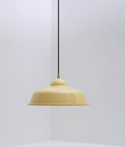 Suspension "Rétro", modèle II, abat-jour jaune pâle en métal émaillé