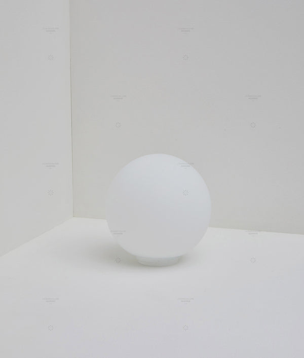 Verrerie boule à visser en opaline, grand modèle, filetage ø 84,5 mm - La Quincaillerie moderne