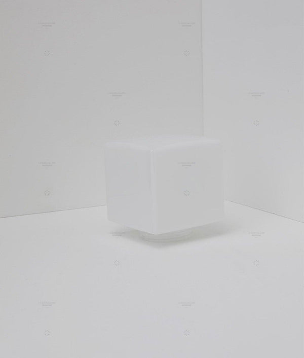 Verrerie carrée à visser en opaline satinée, filetage ø 84,5 mm