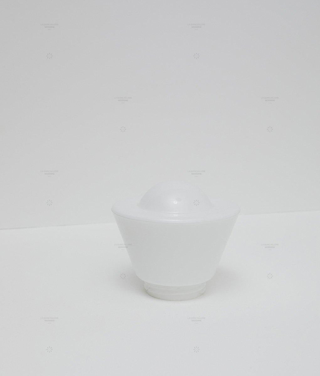 Verrerie toque en opaline