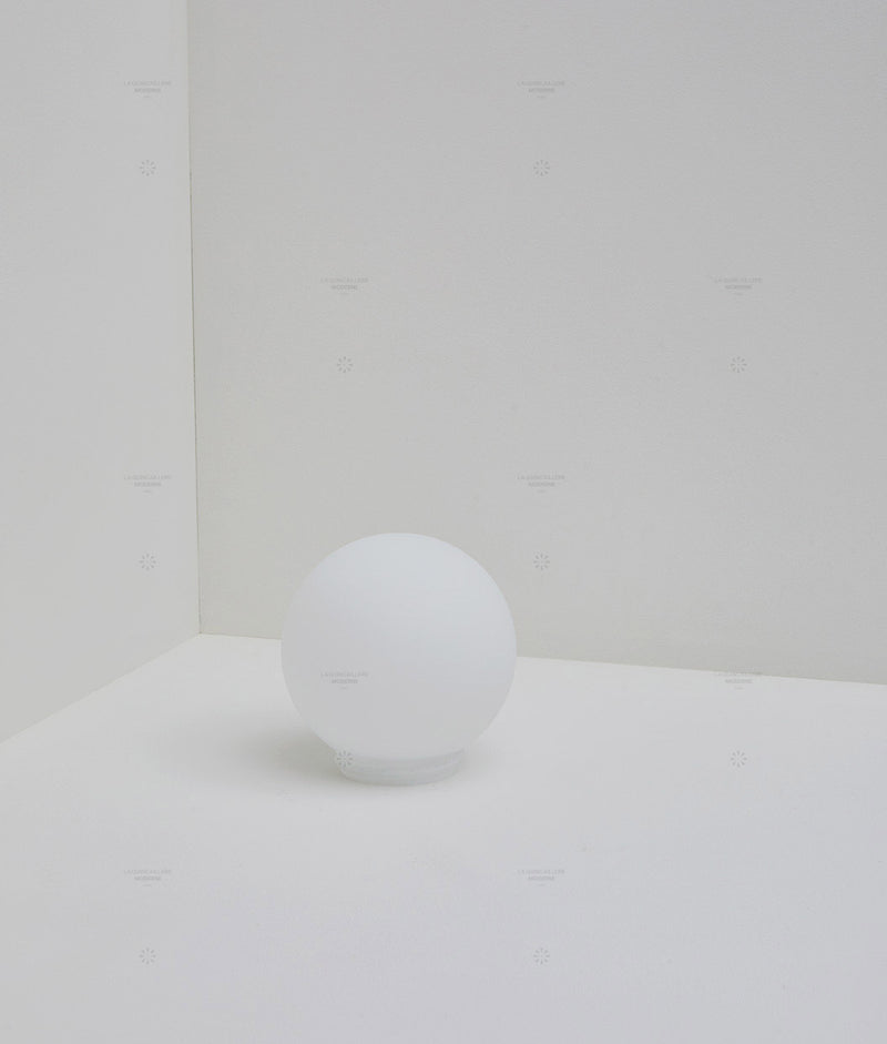 Verrerie boule à visser en opaline mate, filetage ø 84,5 mm